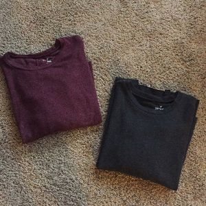 🛑 SOLD🛑 AEO Charcoal grey and Maroon sweaters